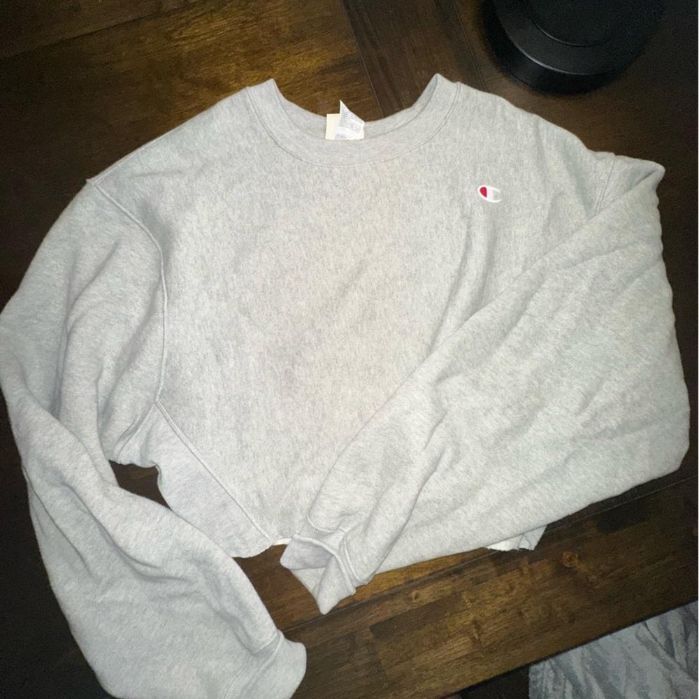 Champion XL cropped sweatshirt